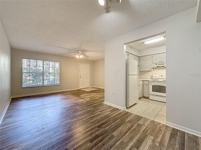 2690 CORAL LANDINGS BOULEVARD 516, Palm Harbor, FL 34684