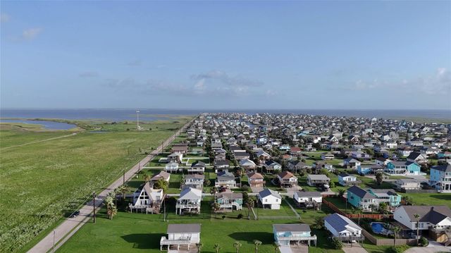 16717 Captain Hook, Jamaica Beach, TX 77554