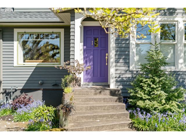 1941 Sw CANBY St, Portland, OR 97219