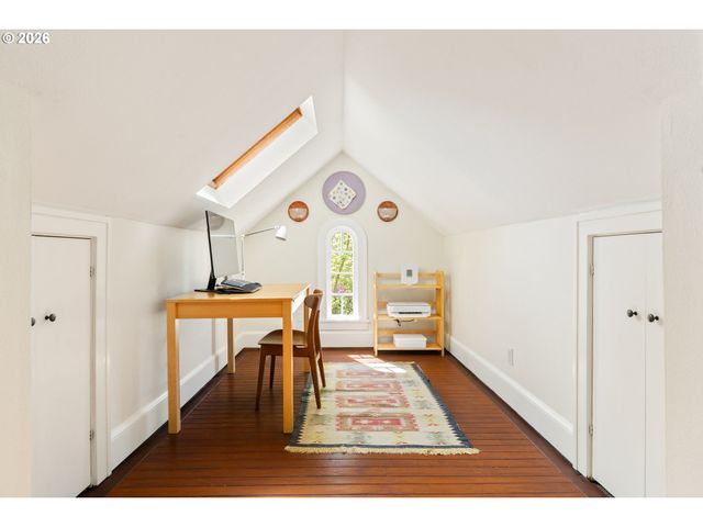 1941 Sw CANBY St, Portland, OR 97219