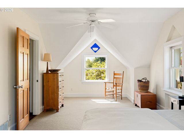 1941 Sw CANBY St, Portland, OR 97219