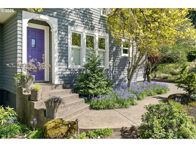 1941 Sw CANBY St, Portland, OR 97219