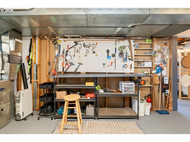 1941 Sw CANBY St, Portland, OR 97219