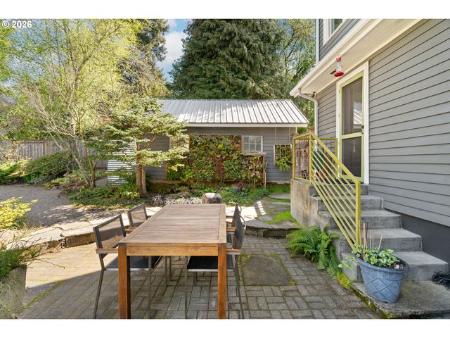 1941 Sw CANBY St, Portland, OR 97219