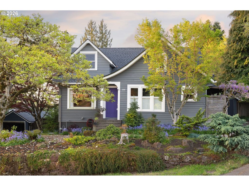 1941 Sw CANBY St, Portland, OR 97219