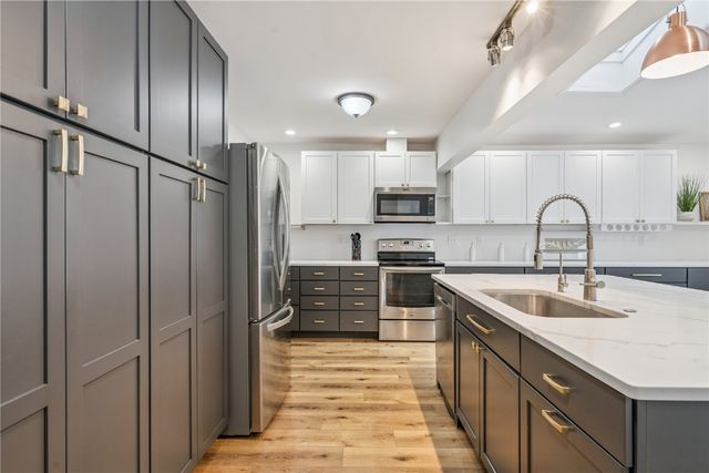 2407 SW Teresa Drive, Cedar Rapids, IA 52404