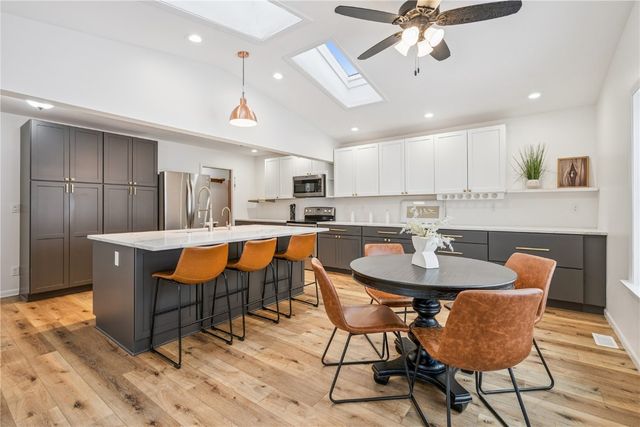 2407 SW Teresa Drive, Cedar Rapids, IA 52404