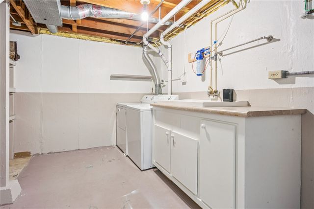 2407 SW Teresa Drive, Cedar Rapids, IA 52404