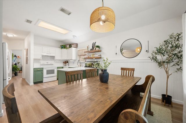 1221 Highcrest Drive, Burleson, TX 76028