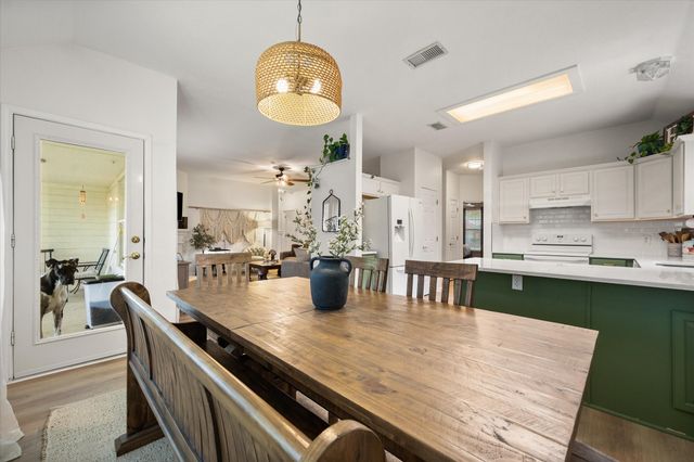 1221 Highcrest Drive, Burleson, TX 76028