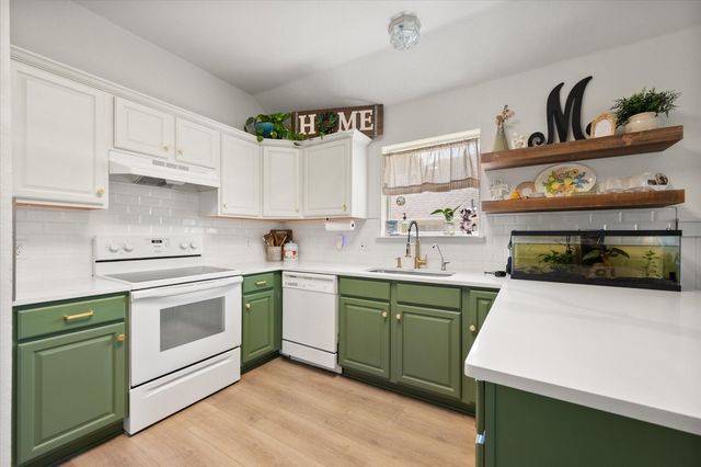 1221 Highcrest Drive, Burleson, TX 76028