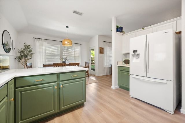 1221 Highcrest Drive, Burleson, TX 76028