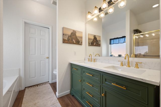 1221 Highcrest Drive, Burleson, TX 76028