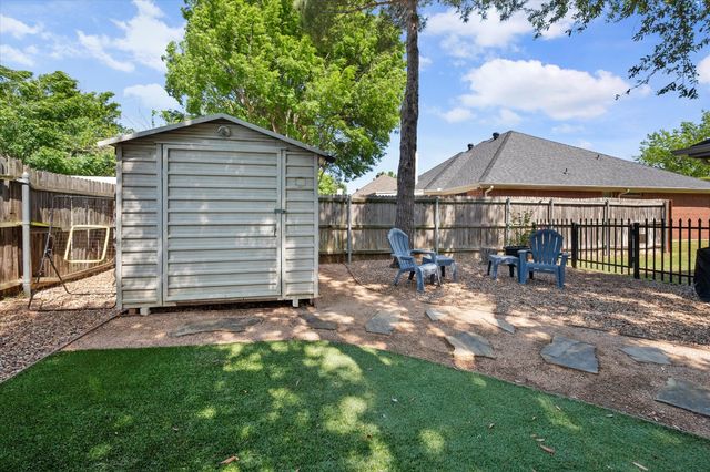 1221 Highcrest Drive, Burleson, TX 76028