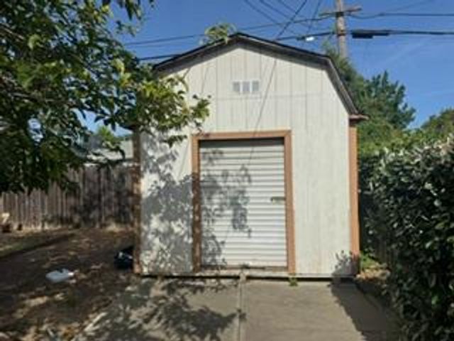 5740 63rd St, Sacramento, CA 95824