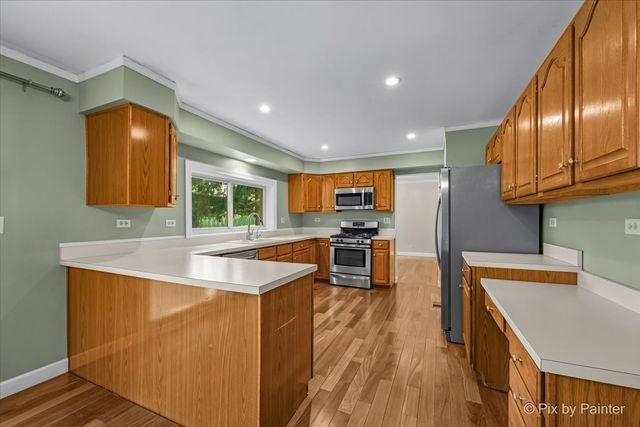 725 Pimlico Parkway, Sleepy Hollow, IL 60118