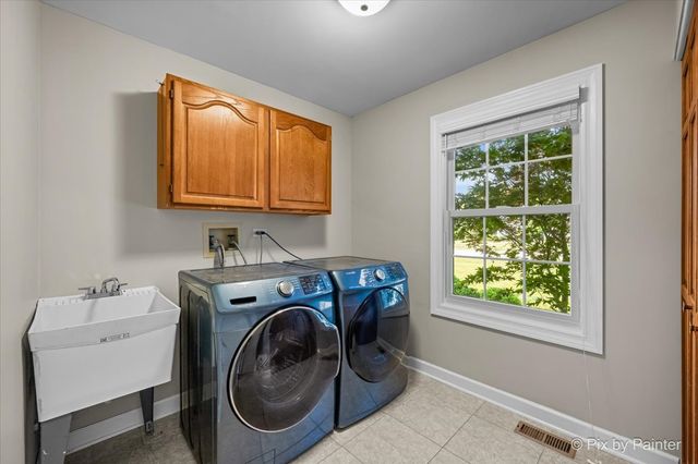 725 Pimlico Parkway, Sleepy Hollow, IL 60118