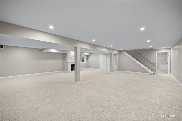 725 Pimlico Parkway, Sleepy Hollow, IL 60118