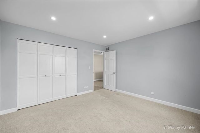 725 Pimlico Parkway, Sleepy Hollow, IL 60118