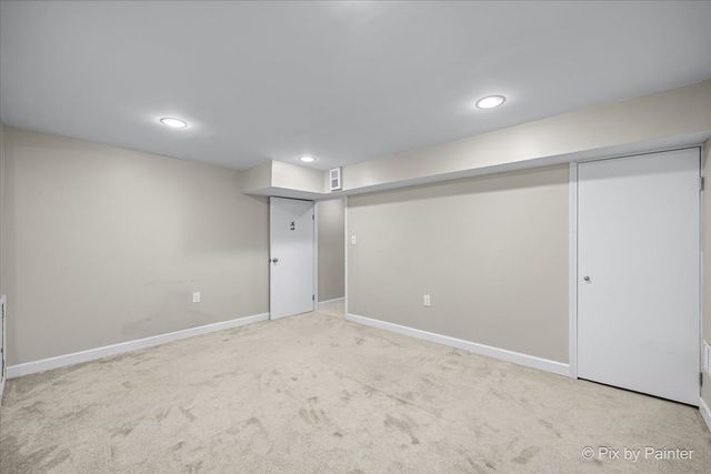 725 Pimlico Parkway, Sleepy Hollow, IL 60118
