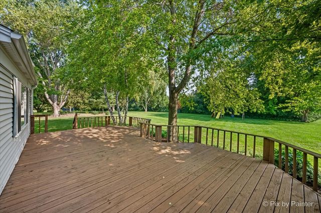 725 Pimlico Parkway, Sleepy Hollow, IL 60118