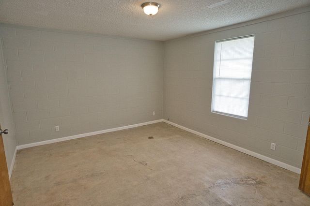 401 E Texas Street, Brazoria, TX 77422