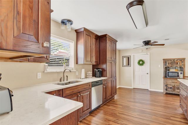 203 S Fm 565 S, Baytown, TX 77523