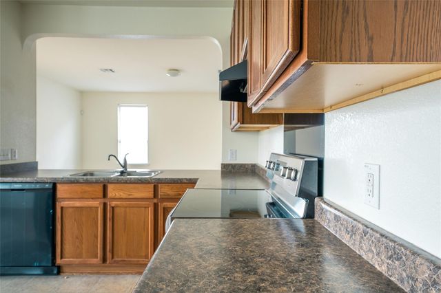 612 Dark Tree LN, Round Rock, TX 78664