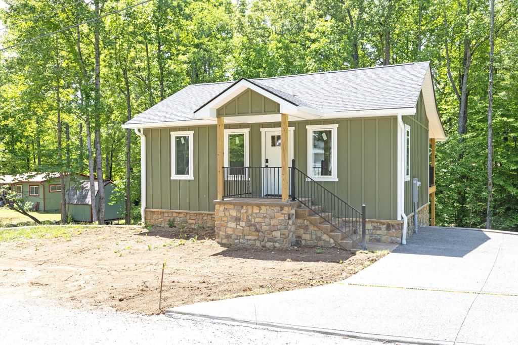 144 Caron Drive, Spring City, TN 37381