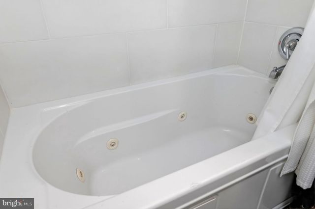 1415 MARTHA CUSTIS DR, Alexandria, VA 22302