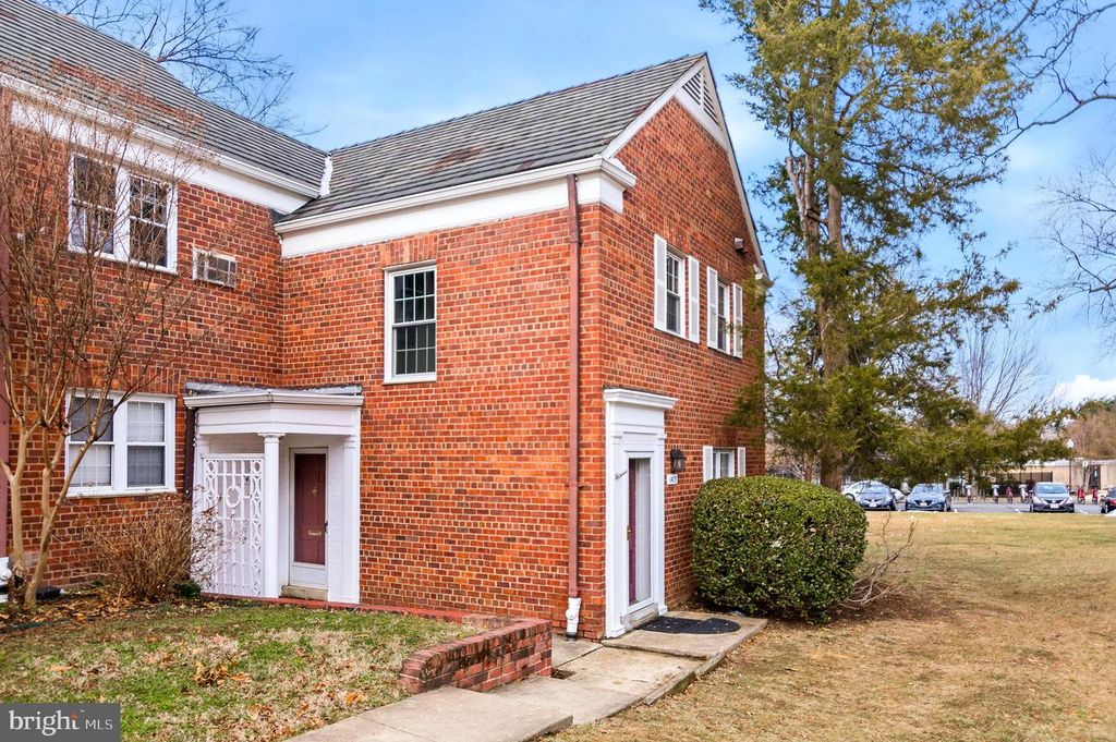 1415 MARTHA CUSTIS DR, Alexandria, VA 22302