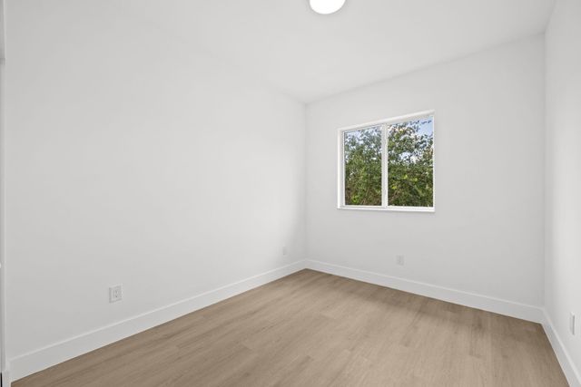 1355 NW 42nd Street 1355, Miami, FL 33142
