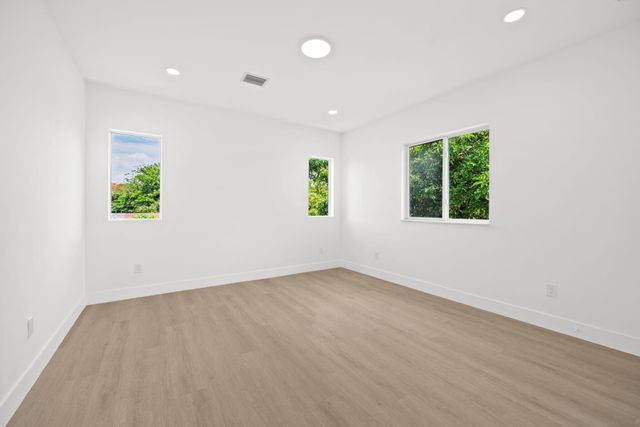 1355 NW 42nd Street 1355, Miami, FL 33142