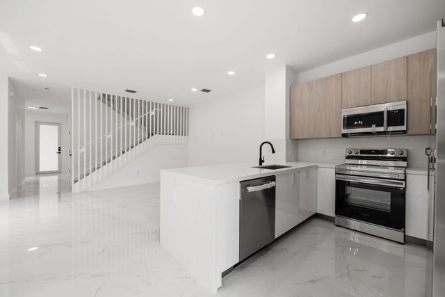 1355 NW 42nd Street 1355, Miami, FL 33142