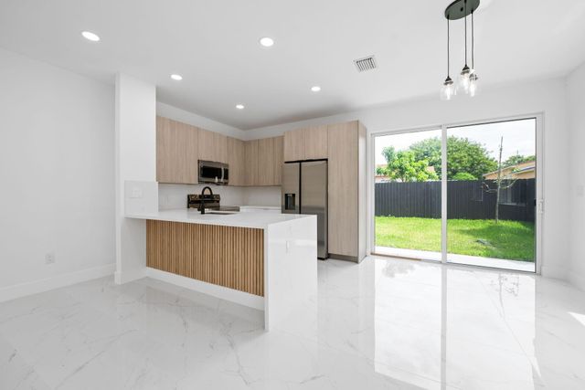 1355 NW 42nd Street 1355, Miami, FL 33142