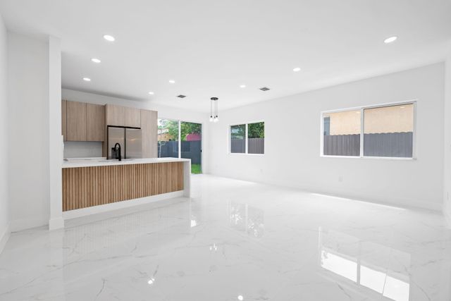 1355 NW 42nd Street 1355, Miami, FL 33142