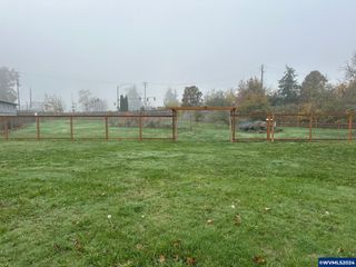 219 Columbia St, Jefferson, OR 97352