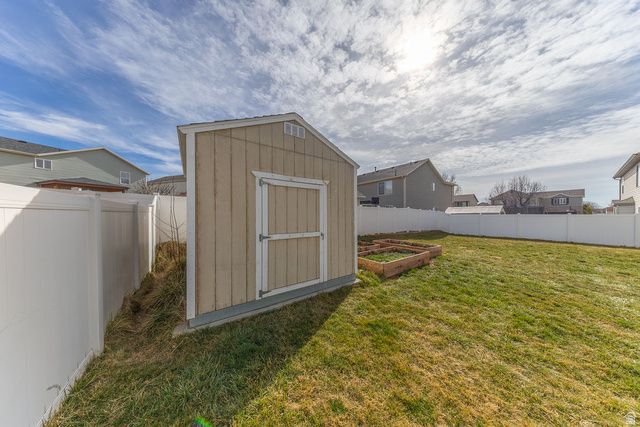 1877 S 725 E, Clearfield, UT 84015