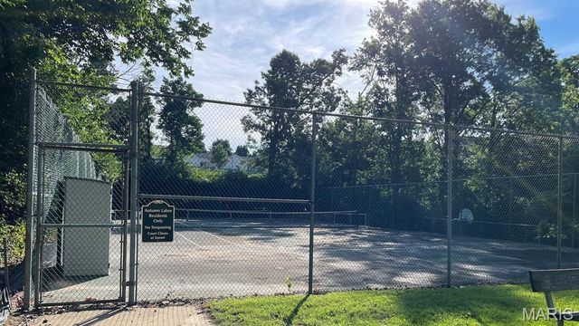 3018 Autumn Shores Drive, Maryland Heights, MO 63043