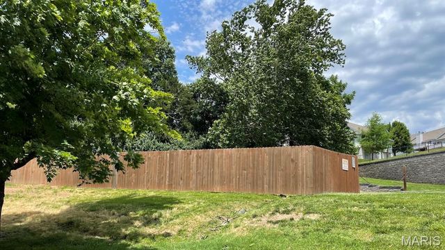 3018 Autumn Shores Drive, Maryland Heights, MO 63043
