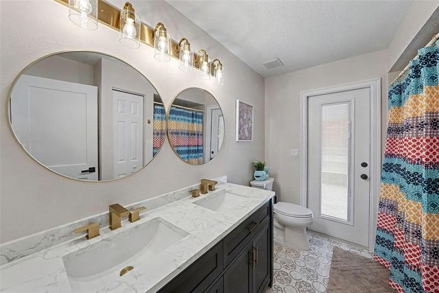 11325 GLENMONT DRIVE, Tampa, FL 33635