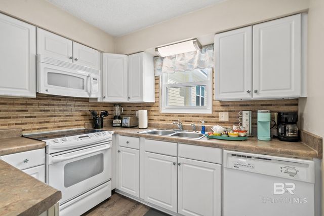 105 E 4th Street 12, Gulf Shores, AL 36542