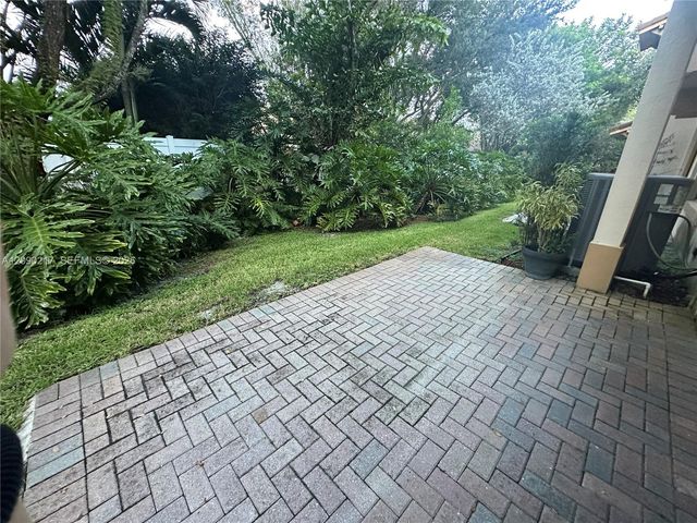 4745 N Grand Cypress Circle N, Coconut Creek, FL 33073