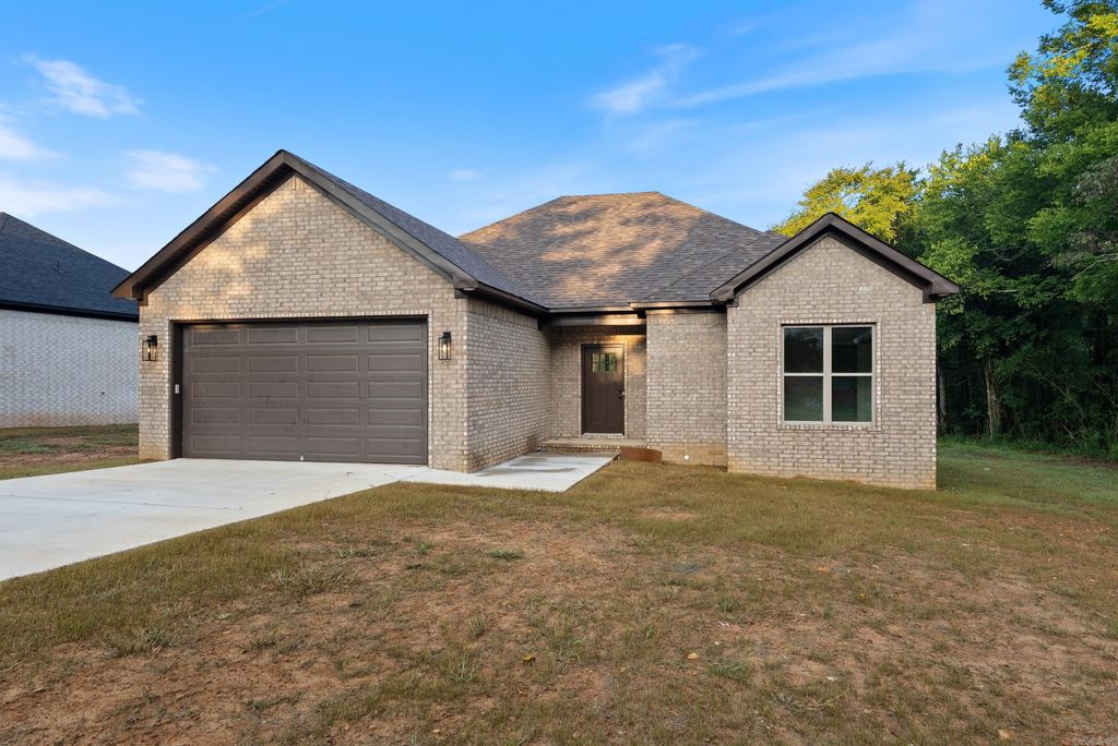 25 Mountain Grove Road, Greenbrier, AR 72058