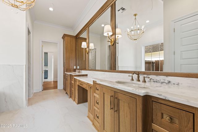 208 Crossbill Drive, Lafayette, LA 70508