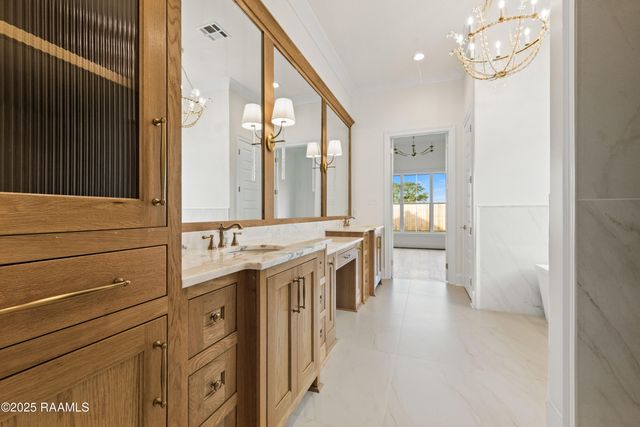 208 Crossbill Drive, Lafayette, LA 70508