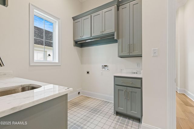 208 Crossbill Drive, Lafayette, LA 70508