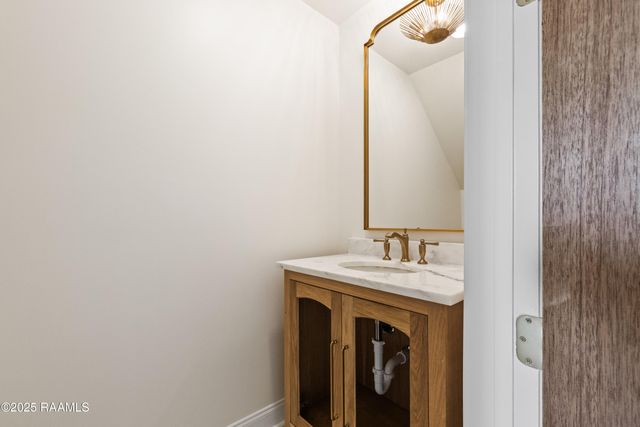 208 Crossbill Drive, Lafayette, LA 70508