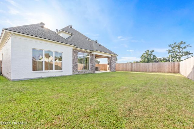 208 Crossbill Drive, Lafayette, LA 70508