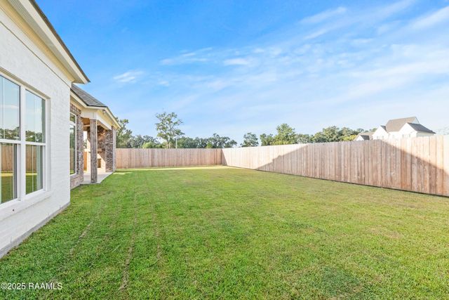 208 Crossbill Drive, Lafayette, LA 70508